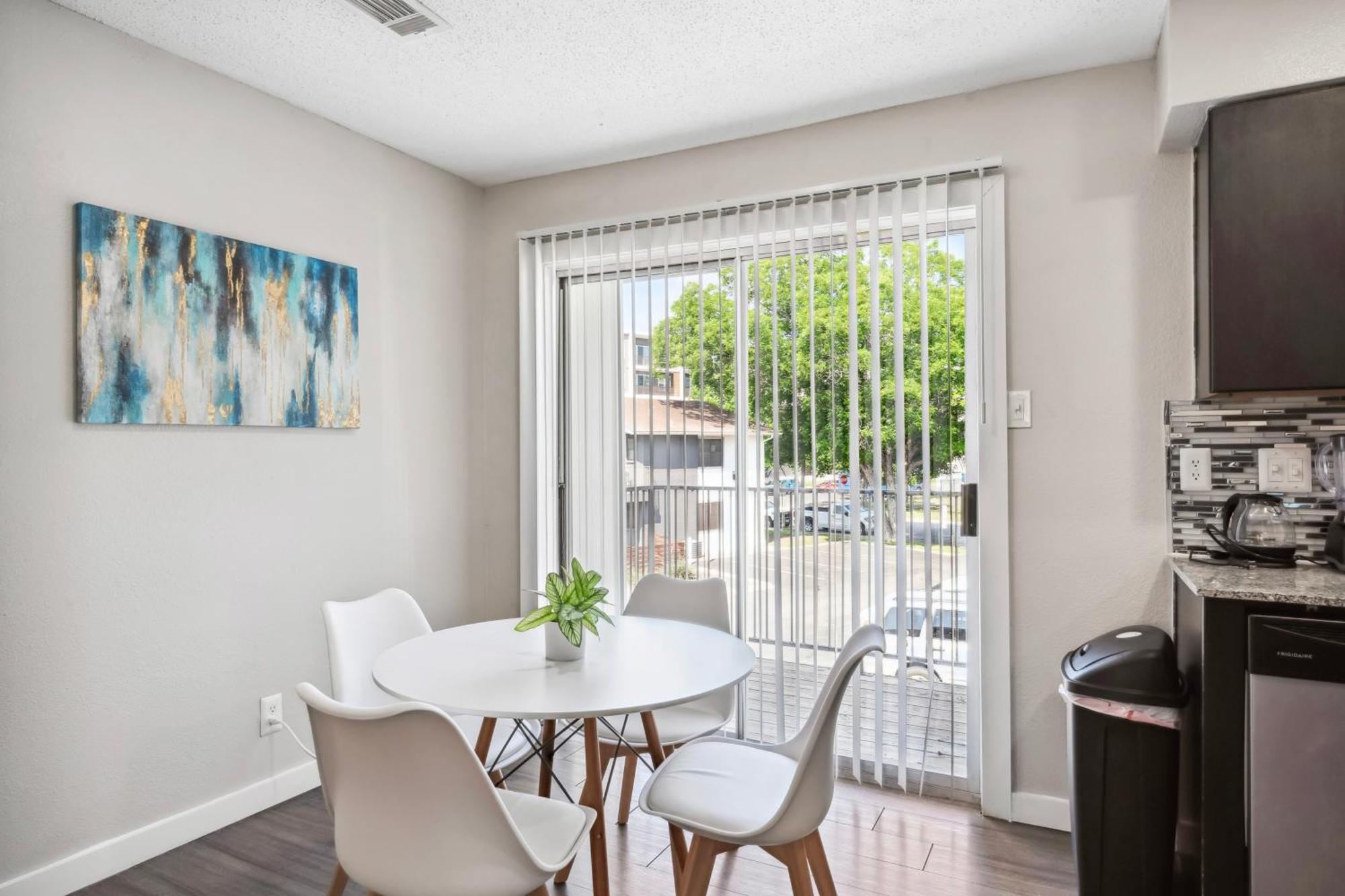 Economy King Bed Suites W Pool, Next To Downtown Austin Extérieur photo