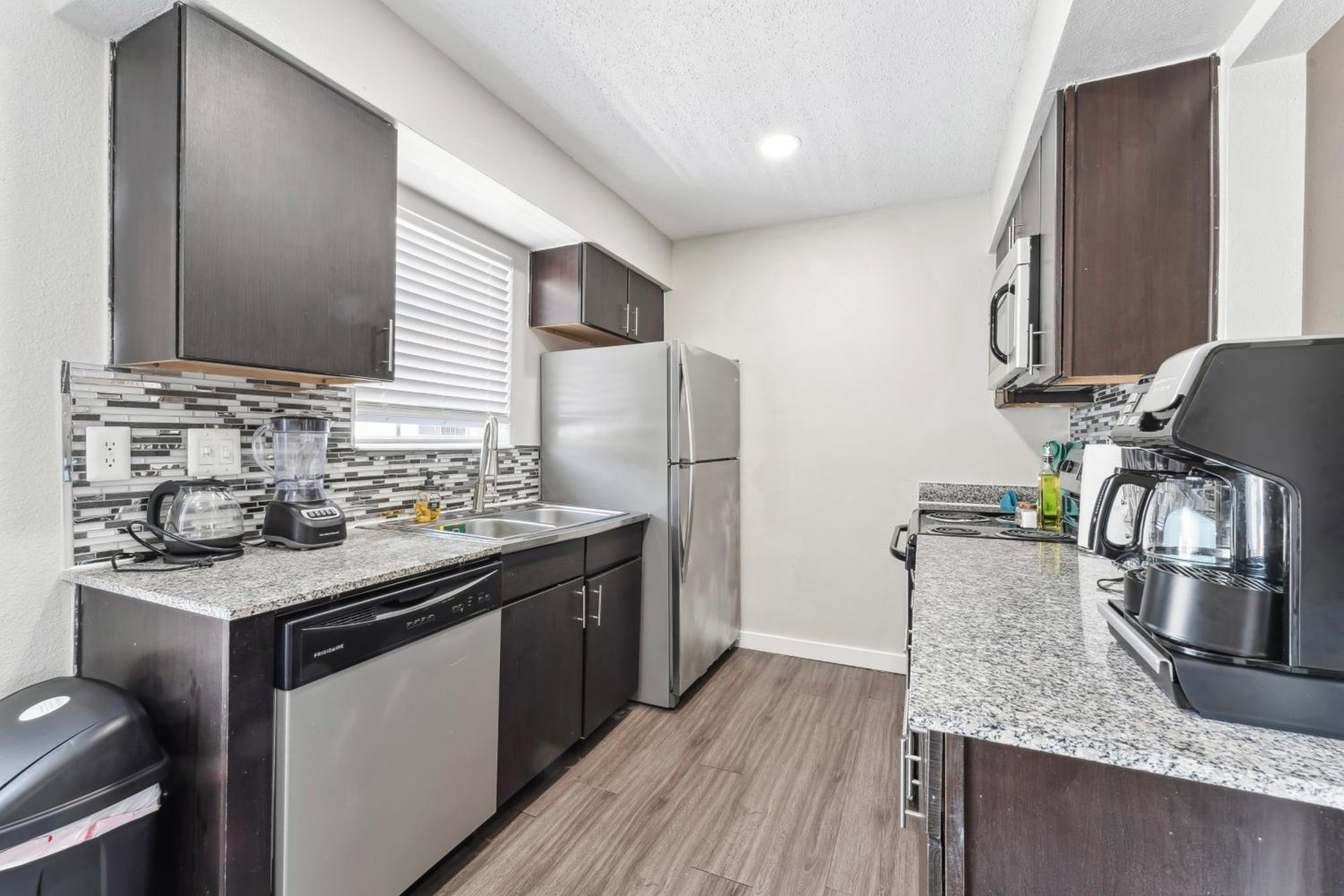 Economy King Bed Suites W Pool, Next To Downtown Austin Extérieur photo