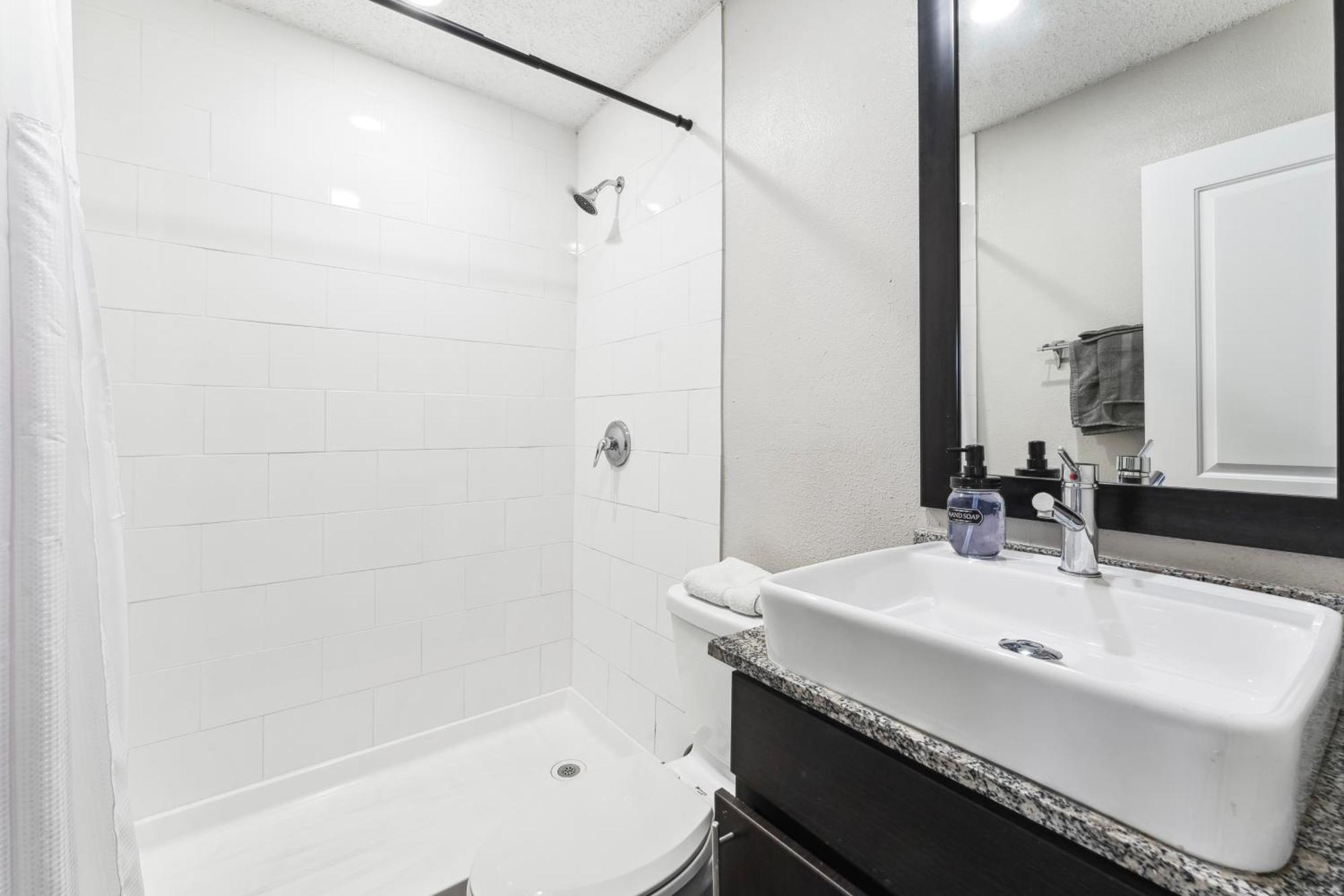 Economy King Bed Suites W Pool, Next To Downtown Austin Extérieur photo