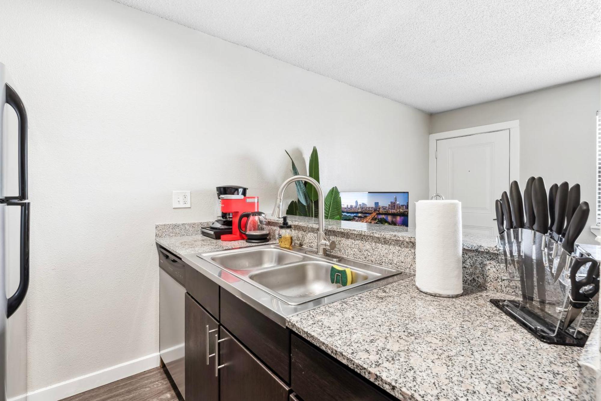 Economy King Bed Suites W Pool, Next To Downtown Austin Extérieur photo