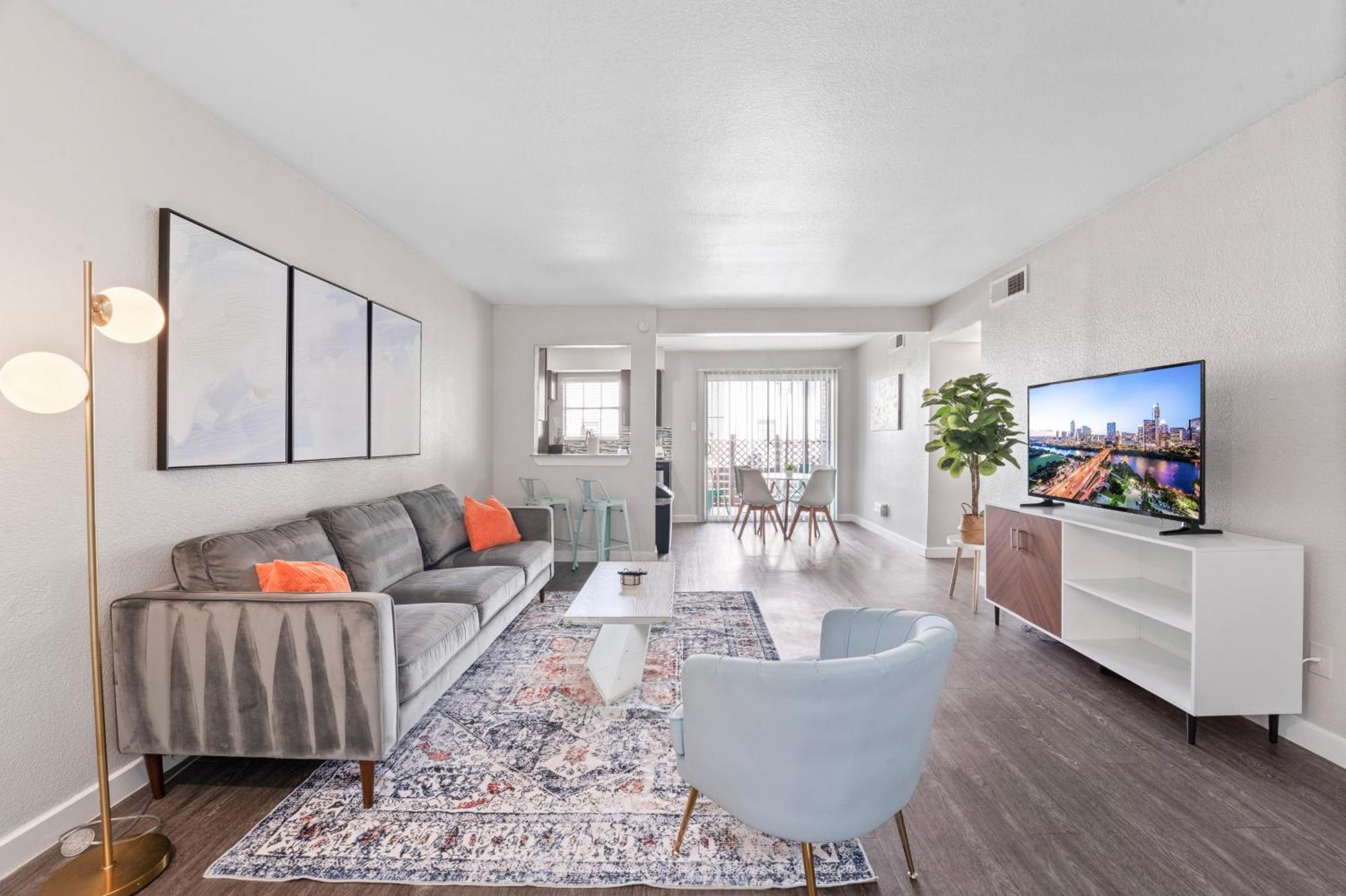 Economy King Bed Suites W Pool, Next To Downtown Austin Extérieur photo