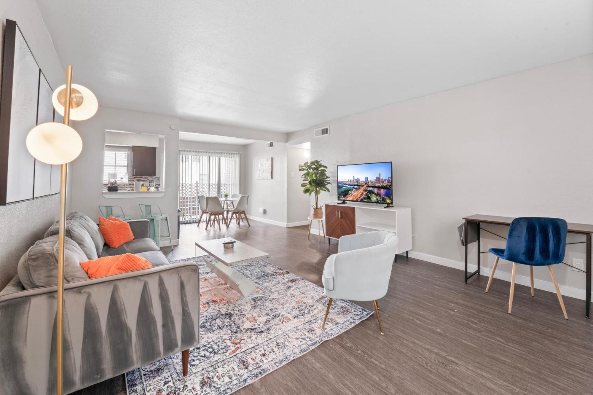 Economy King Bed Suites W Pool, Next To Downtown Austin Extérieur photo